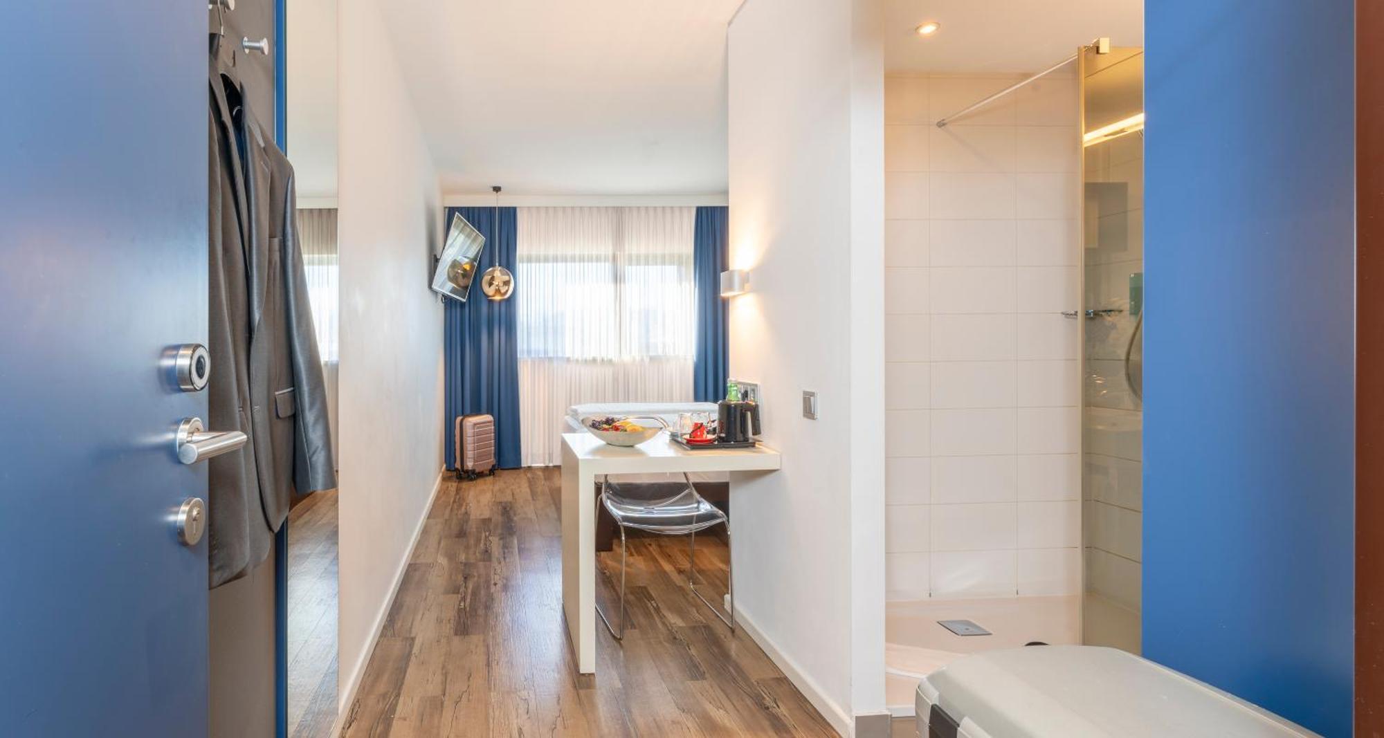 Roomz - Business Design Hotel